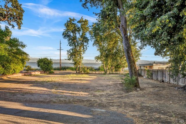 2750 Lakeshore Blvd, Upper Lake, CA 95485