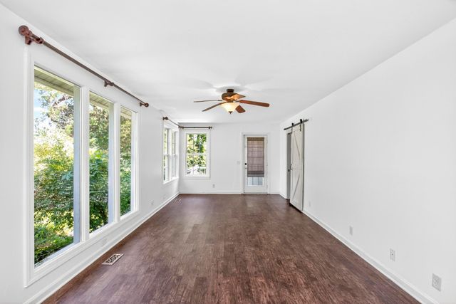 3008 Lakeshore Dr, Old Hickory, TN 37138