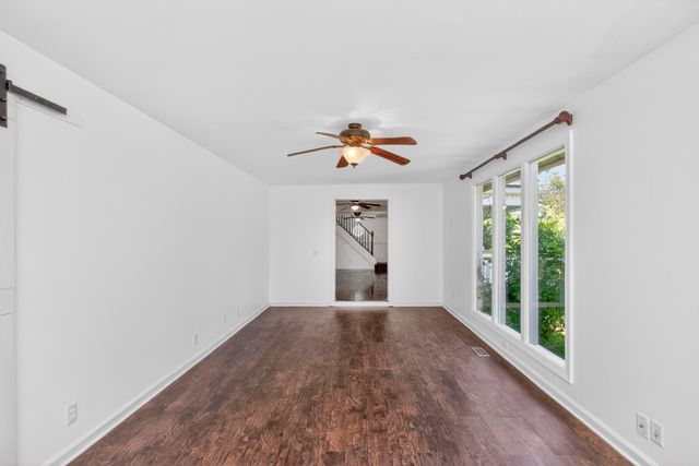 3008 Lakeshore Dr, Old Hickory, TN 37138
