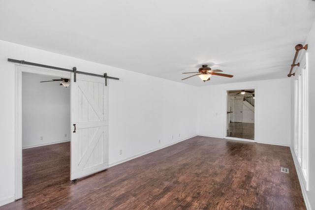 3008 Lakeshore Dr, Old Hickory, TN 37138