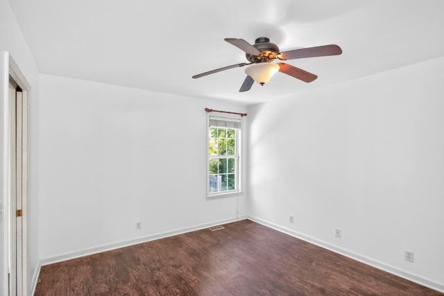 3008 Lakeshore Dr, Old Hickory, TN 37138