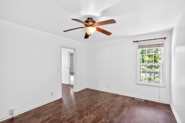3008 Lakeshore Dr, Old Hickory, TN 37138