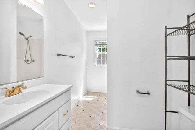 3008 Lakeshore Dr, Old Hickory, TN 37138