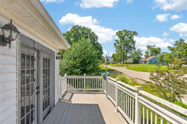 3008 Lakeshore Dr, Old Hickory, TN 37138