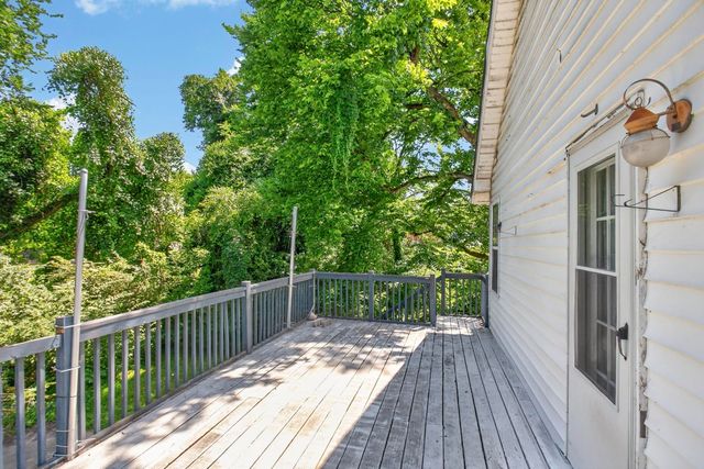 3008 Lakeshore Dr, Old Hickory, TN 37138