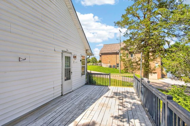 3008 Lakeshore Dr, Old Hickory, TN 37138