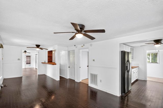 3008 Lakeshore Dr, Old Hickory, TN 37138