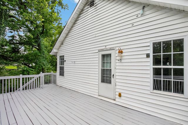3008 Lakeshore Dr, Old Hickory, TN 37138