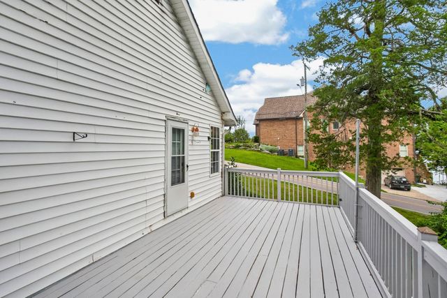 3008 Lakeshore Dr, Old Hickory, TN 37138