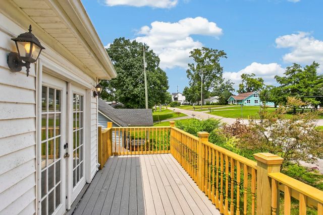 3008 Lakeshore Dr, Old Hickory, TN 37138