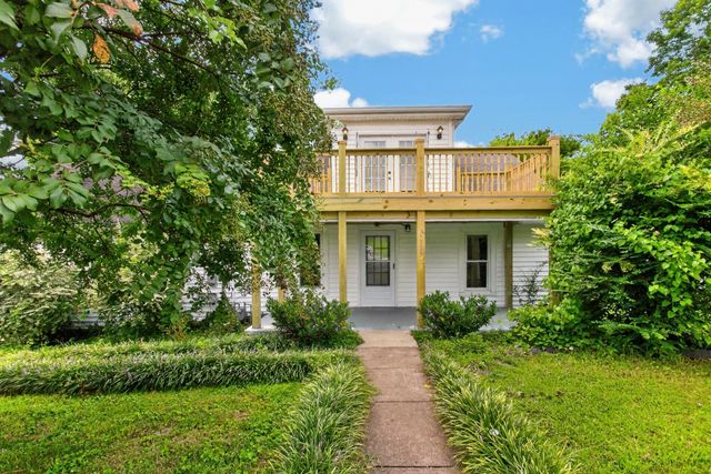 3008 Lakeshore Dr, Old Hickory, TN 37138
