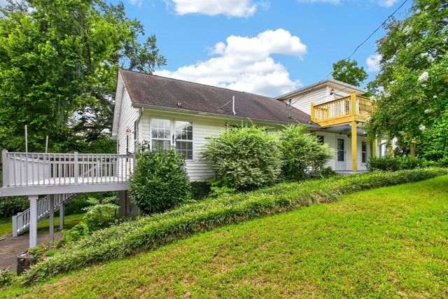 3008 Lakeshore Dr, Old Hickory, TN 37138