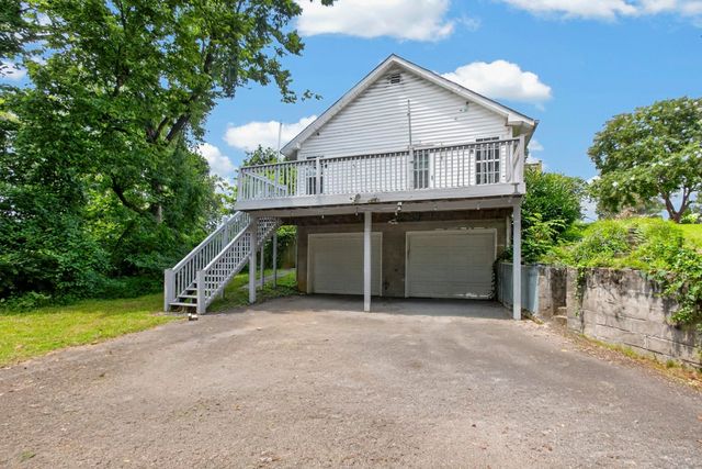 3008 Lakeshore Dr, Old Hickory, TN 37138