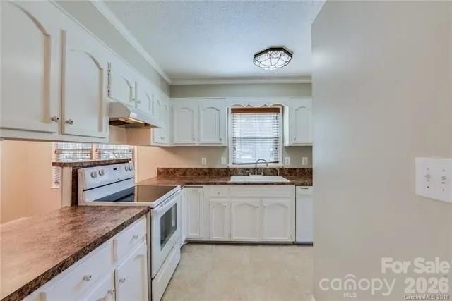 825 Raleigh Court, Gastonia, NC 28054