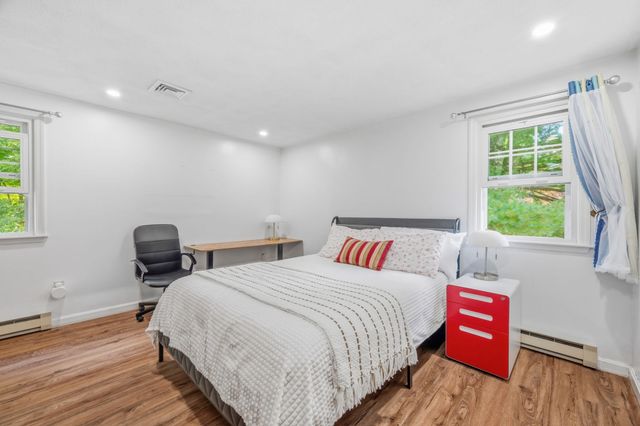 25 Oak Ridge Way, Shrewsbury, MA 01545