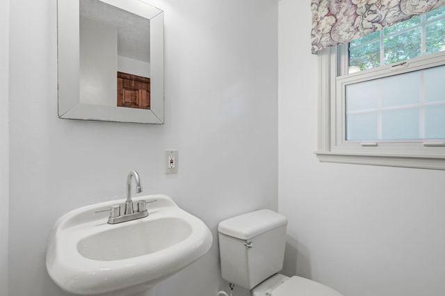 25 Oak Ridge Way, Shrewsbury, MA 01545