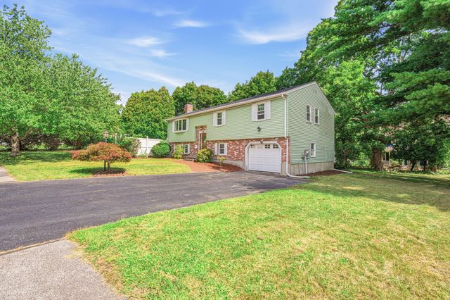25 Oak Ridge Way, Shrewsbury, MA 01545