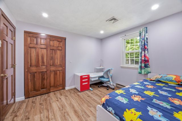 25 Oak Ridge Way, Shrewsbury, MA 01545