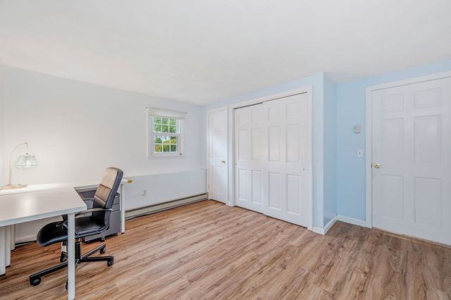 25 Oak Ridge Way, Shrewsbury, MA 01545