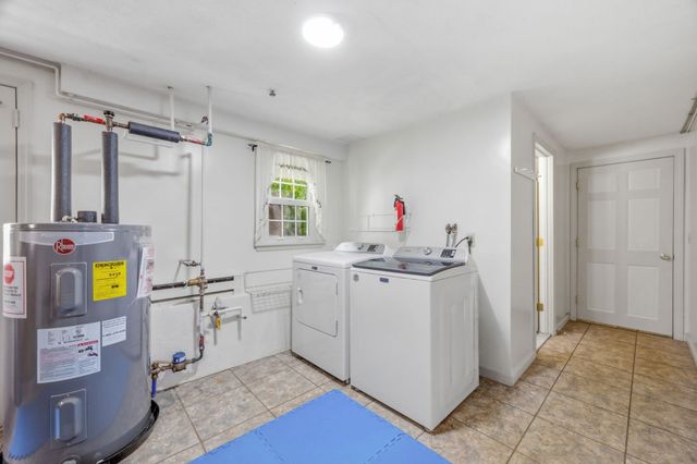 25 Oak Ridge Way, Shrewsbury, MA 01545