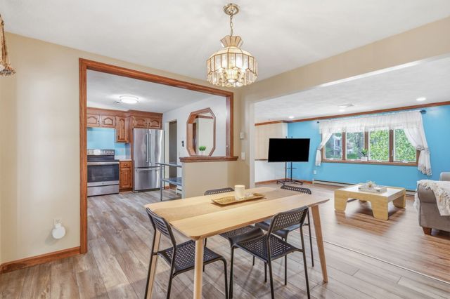 25 Oak Ridge Way, Shrewsbury, MA 01545