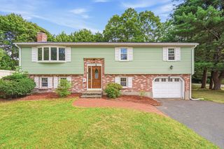 25 Oak Ridge Way, Shrewsbury, MA 01545