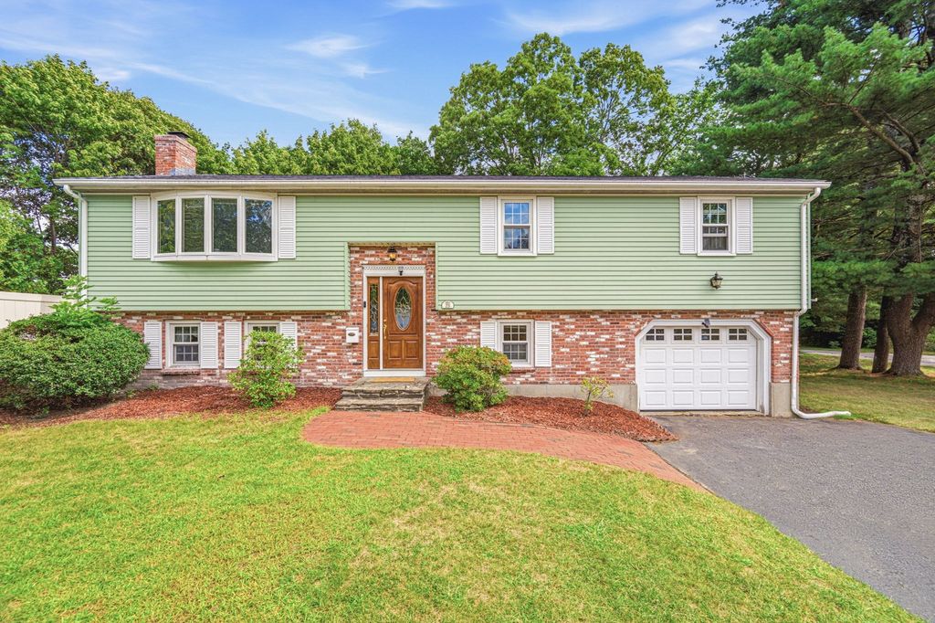 25 Oak Ridge Way, Shrewsbury, MA 01545