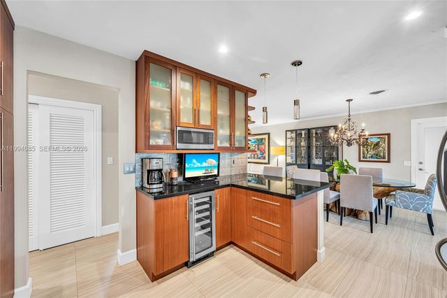 8541 SW 87th Ct, Miami, FL 33173