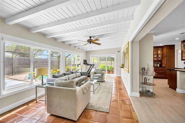 8541 SW 87th Ct, Miami, FL 33173