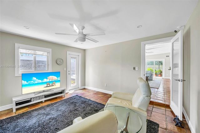 8541 SW 87th Ct, Miami, FL 33173