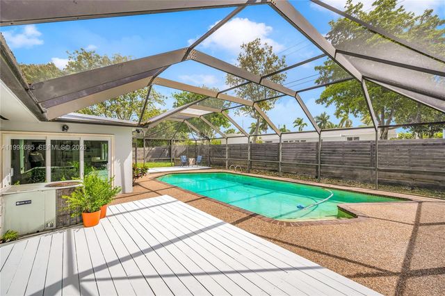 8541 SW 87th Ct, Miami, FL 33173