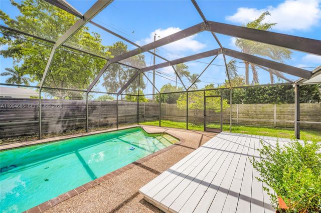 8541 SW 87th Ct, Miami, FL 33173