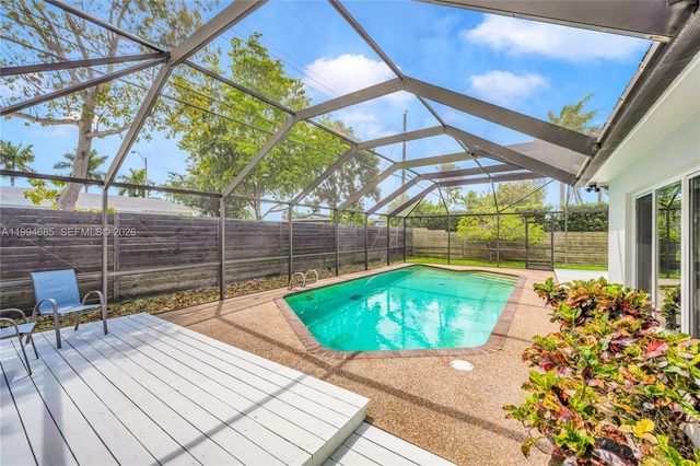 8541 SW 87th Ct, Miami, FL 33173