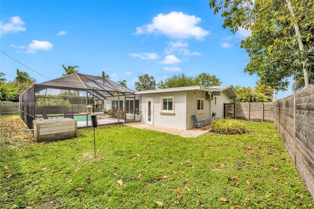 8541 SW 87th Ct, Miami, FL 33173