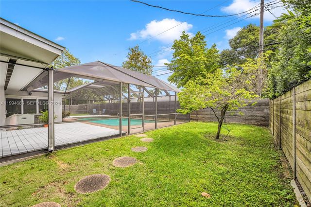 8541 SW 87th Ct, Miami, FL 33173