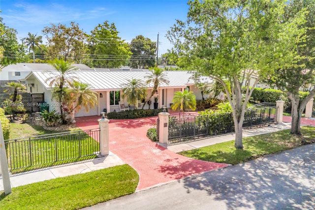 8541 SW 87th Ct, Miami, FL 33173