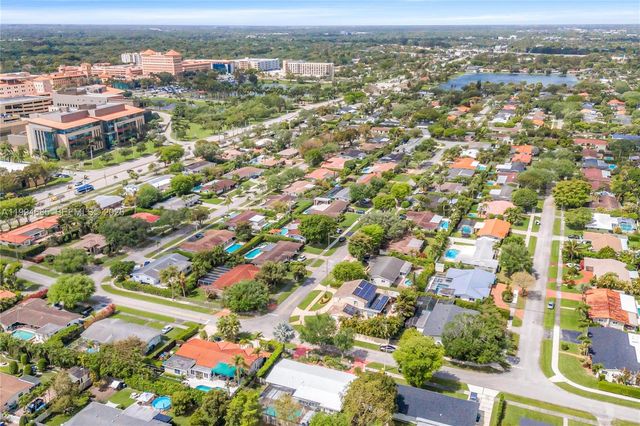 8541 SW 87th Ct, Miami, FL 33173