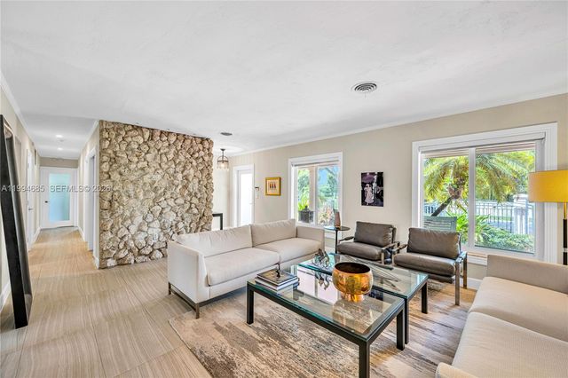 8541 SW 87th Ct, Miami, FL 33173