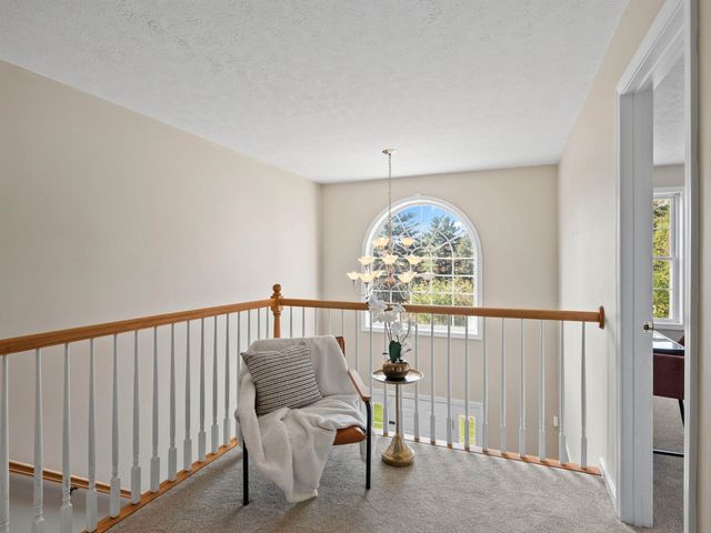 28 Bradford Circle, Hudson, NH 03051