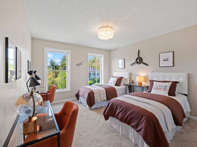 28 Bradford Circle, Hudson, NH 03051