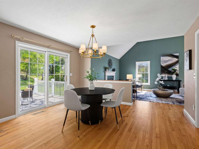 28 Bradford Circle, Hudson, NH 03051