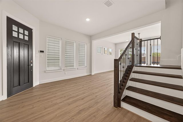 910 W 21st Street A, Houston, TX 77008