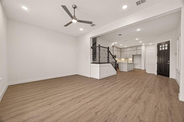 910 W 21st Street A, Houston, TX 77008