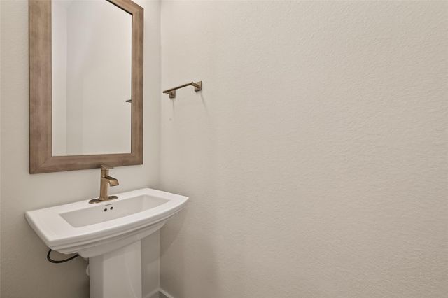 910 W 21st Street A, Houston, TX 77008