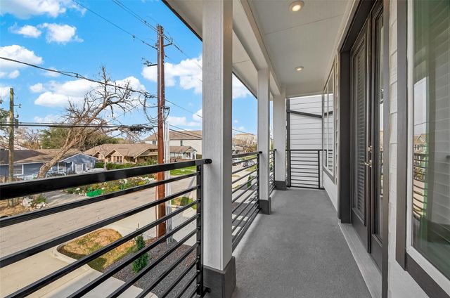 910 W 21st Street A, Houston, TX 77008