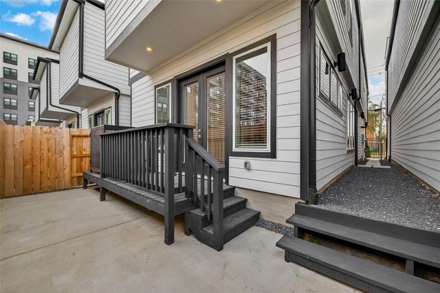 910 W 21st Street A, Houston, TX 77008