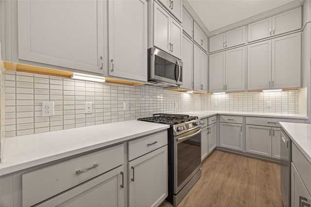 910 W 21st Street A, Houston, TX 77008