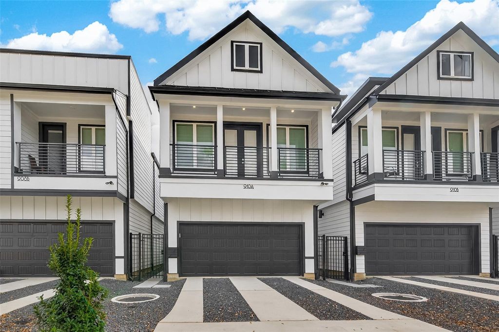 910 W 21st Street A, Houston, TX 77008