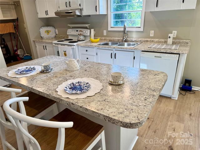 3190 Wild Dogwood Lane, Morganton, NC 28655