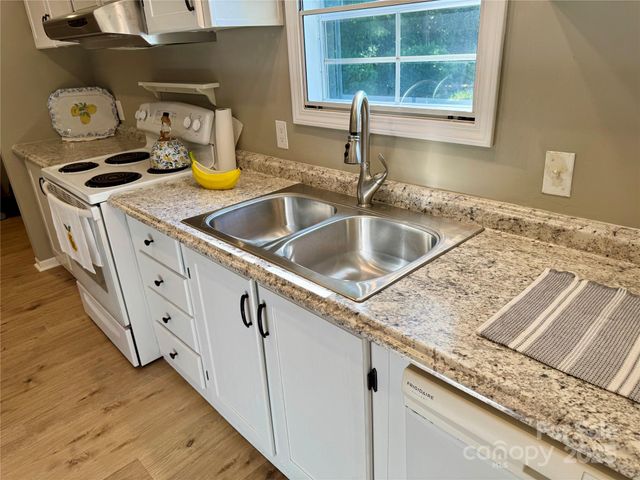3190 Wild Dogwood Lane, Morganton, NC 28655